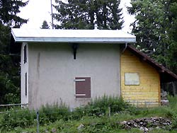 Cabane situ&eacute;e en dessous de la Grande Enne